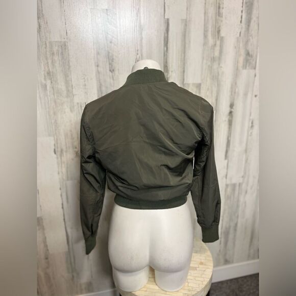 Green jacket  - Picture 4 of 9